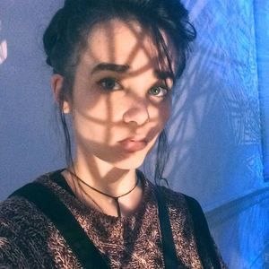 Meet your Posher, Adrienne